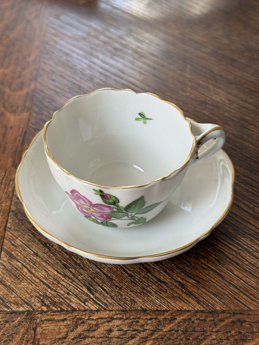 Herend Tazze: Herend Hungary Teacup with Saucer – Nuovo (secondo la descrizione) da Commugny venduto da semamonfronoli 2