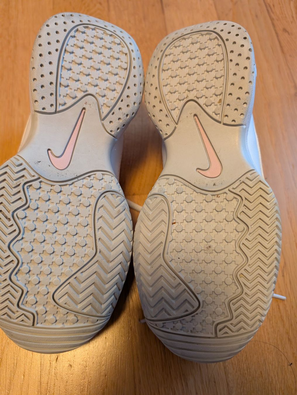 Nike Scarpe da donna: Damen-Turnschuhe Nike Grösse 36 – Usato da Ehrendingen venduto da tdz1980 3