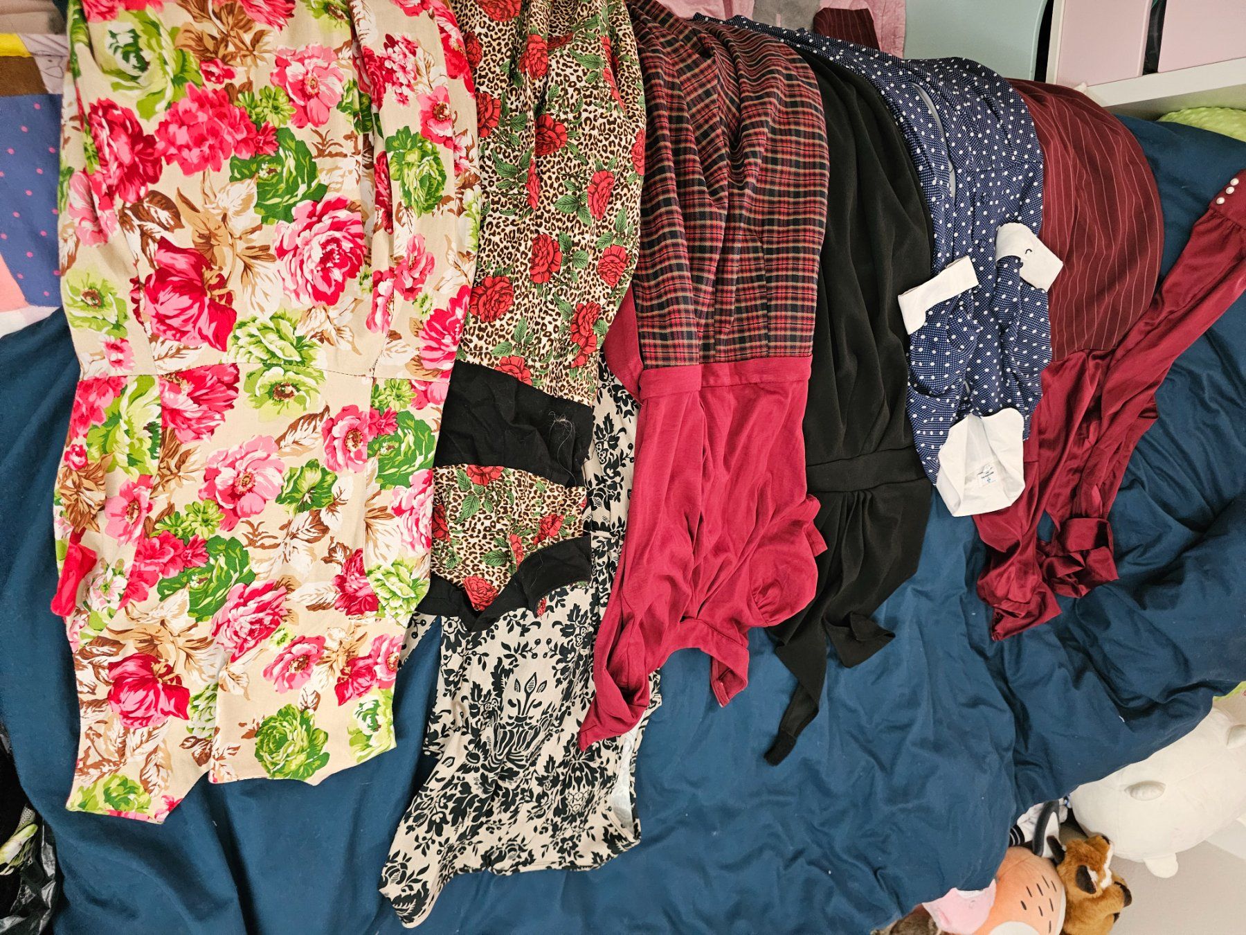 Lotti di vestiti: Grosses Retro Kleider Paket – Usato da St. Gallen venduto da ejw_w9pv 6