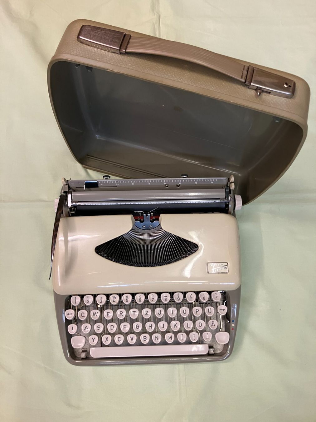 Adler Macchine da scrivere: ADLER TIPPA SCHREIBMASCHINE – Usato da Hombrechtikon venduto da rennurb5 2