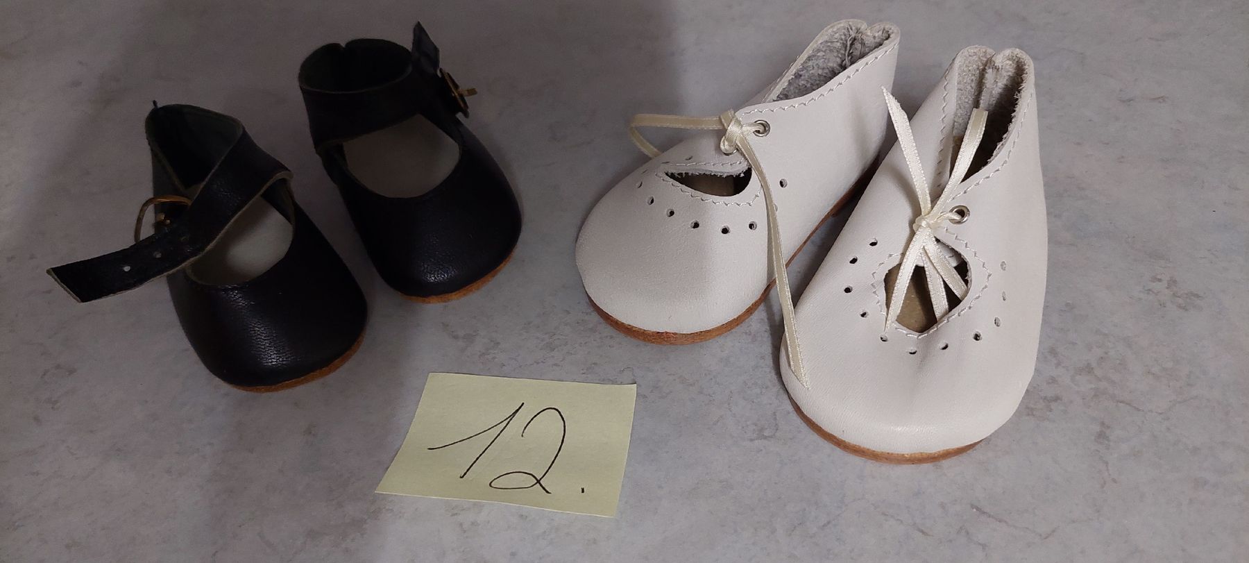 Bambole: Puppenschuhe besondere  – Nuovo (secondo la descrizione) da Muri AG venduto da nindo1