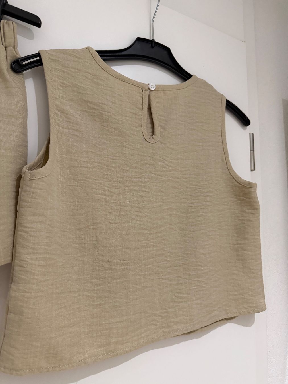 Shein Lotti di vestiti: Ensemble beige top | short – Nuovo (secondo la descrizione) da La Chaux-de-Fonds venduto da 19_po 2