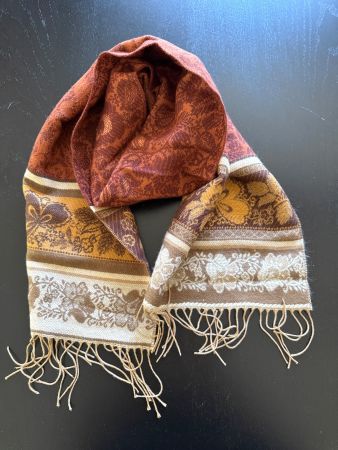 Warmer Herbst Schal mit Fransen, floral, vintage Look