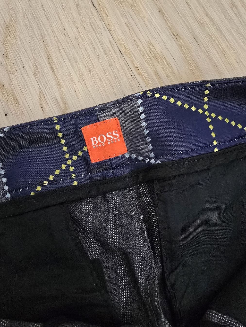 Hugo Boss Pantaloni: Hugo Boss Hose - Grösse 32 – Usato da Rickenbach b. Wil venduto da Kth_v8 1