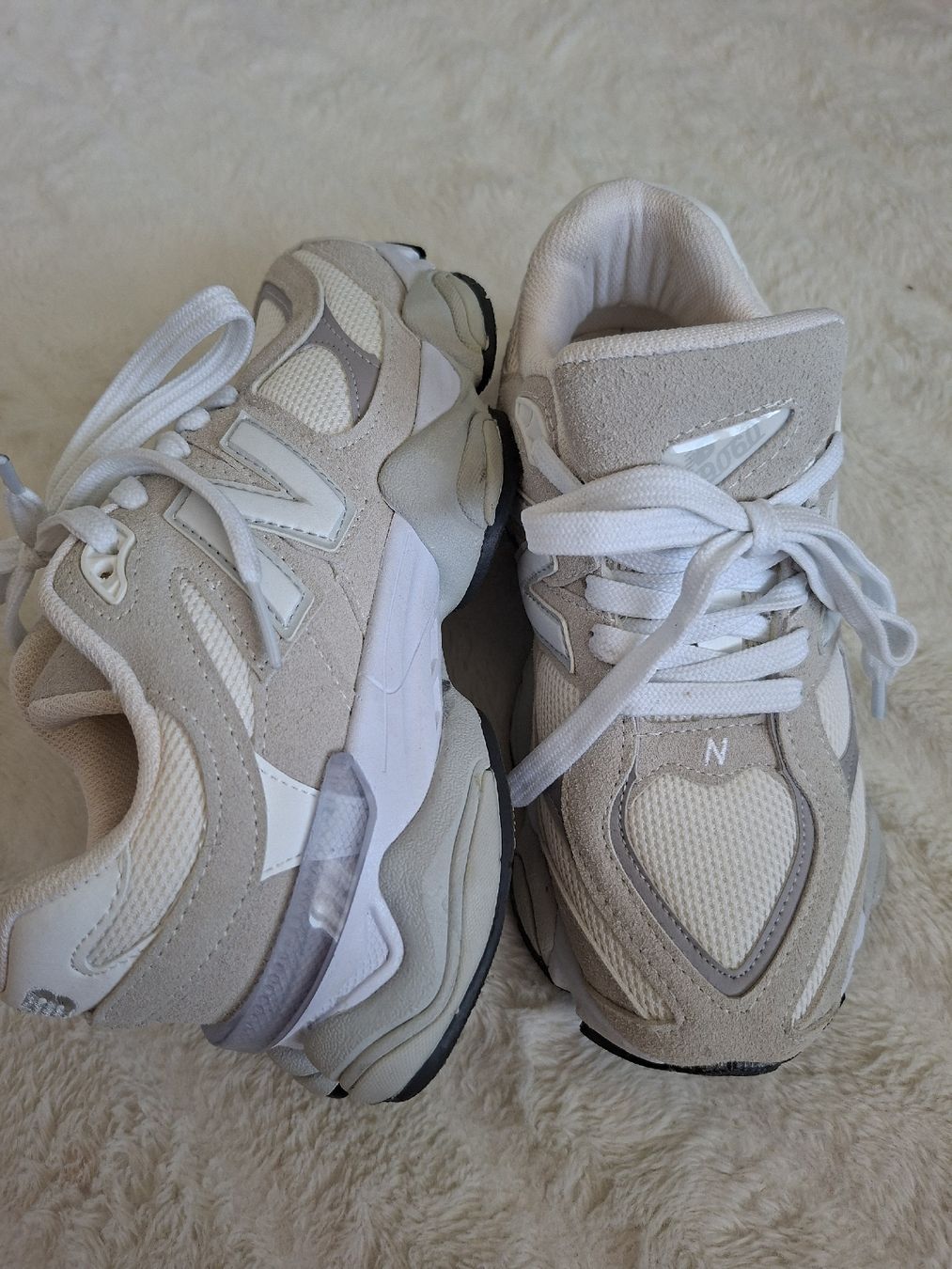 New Balance Damenschuhe: New Balance 9060 BLC Baskets gris clair Taille 38 – Gebraucht aus Renens VD von ser_j2fn 3