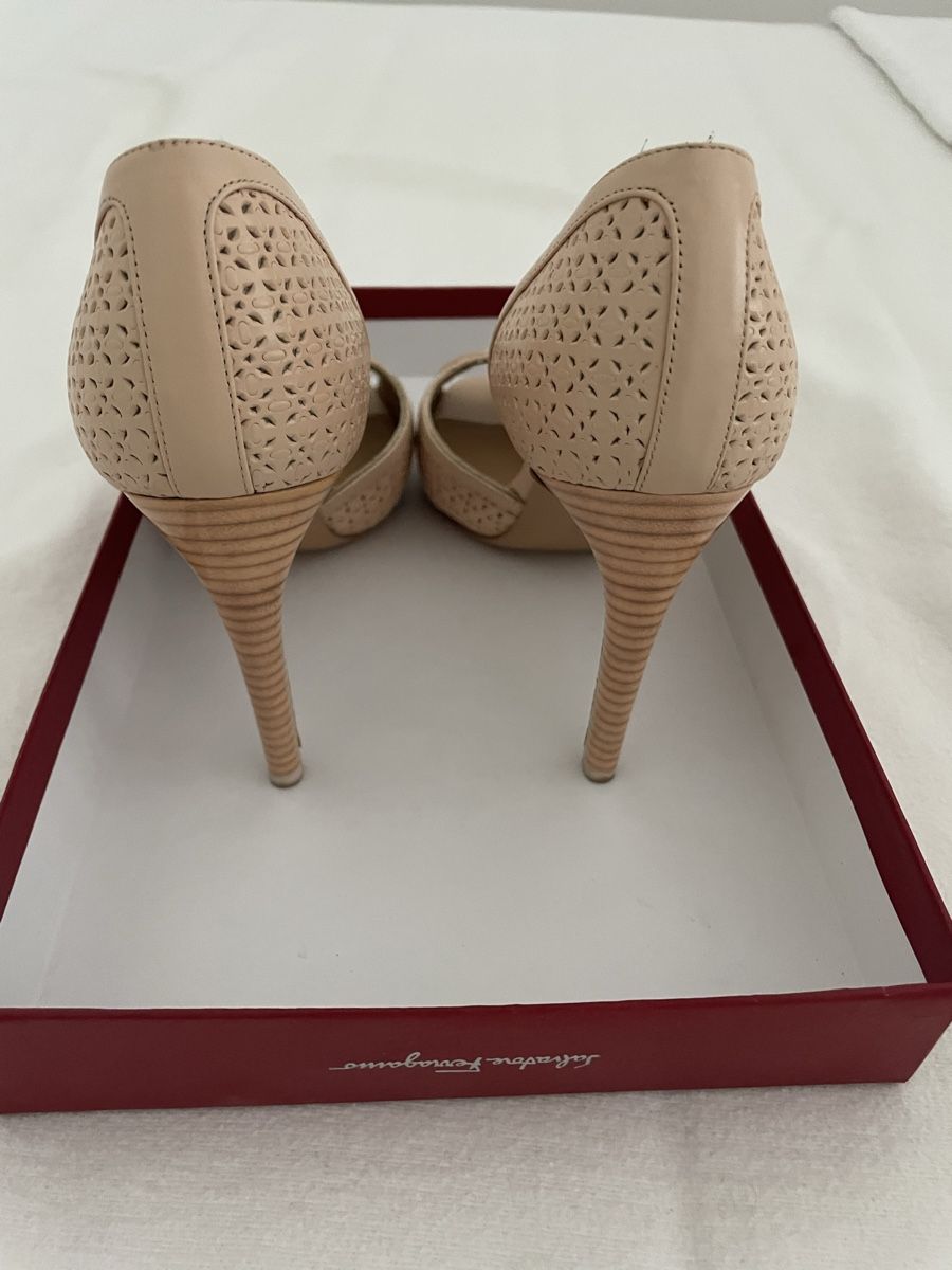 Salvatore Ferragamo Scarpe da donna: Salvatore Ferragamo - Pumps beige – Nuovo (secondo la descrizione) da Bänk (Dägerlen) venduto da Wicki23 2