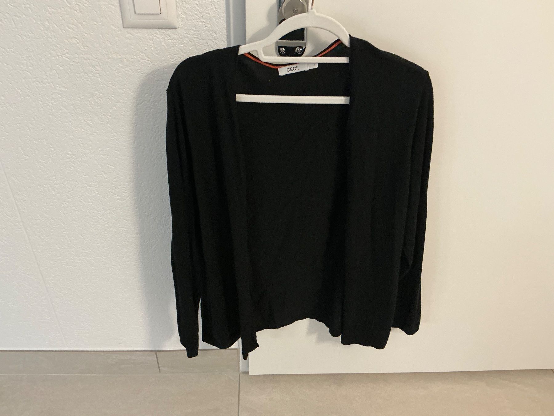 Cecil Pullover & Sweatshirts: Schwarze Strickjacke von Cecil - Gr.L – Neu (gemäss Beschreibung) aus Würenlos von sweety5436 1