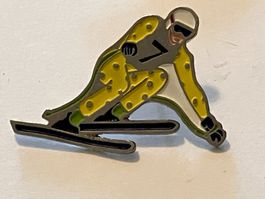 1 Pin Skifahrer mit Käseanzug