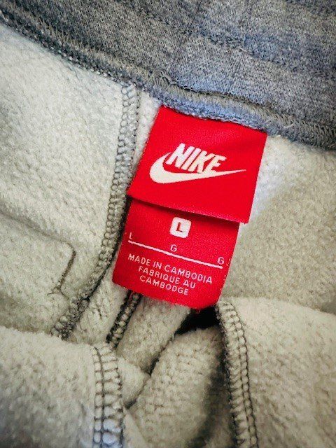 Nike Hosen: Nike Air Shorts Grösse L – Gebraucht aus Bern von howi72 1