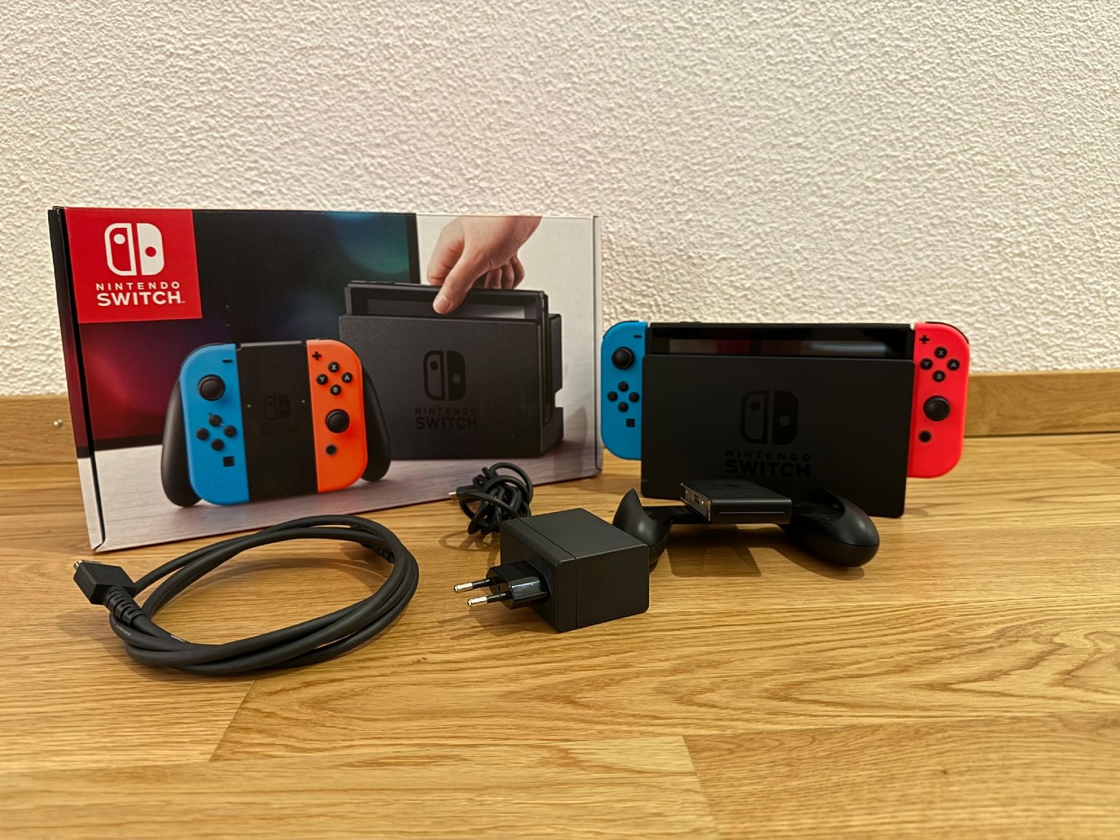 Nintendo Console: Nintendo Switch mit viel Zubehör  – Usato da Luzern venduto da Kaily 5