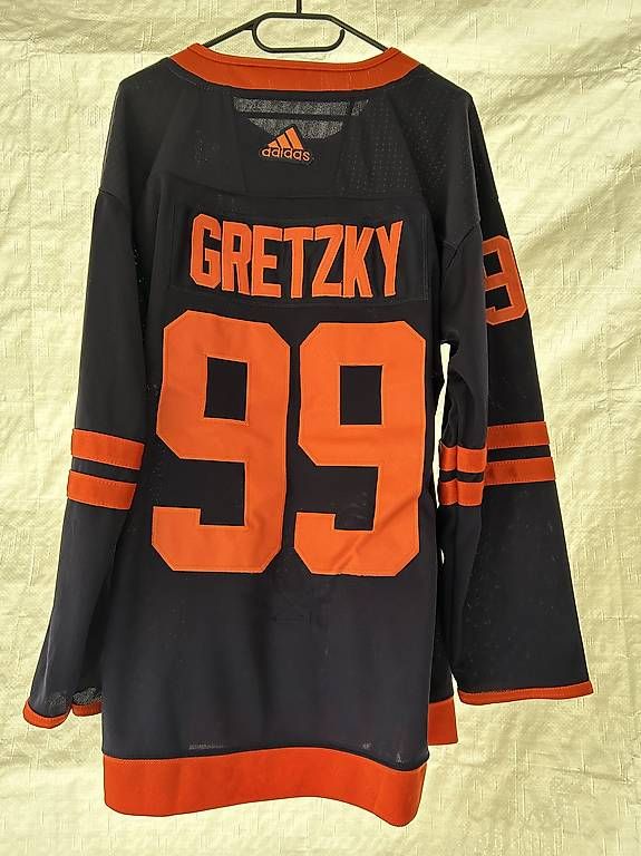 Leibchen & Hosen: Wayne Gretzky Editions Jersey – Gebraucht aus Effretikon von PrimeTimeB 1