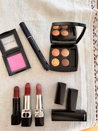 Make up items: Chanel, Dior, Bobbi Brown, Clé de Peau