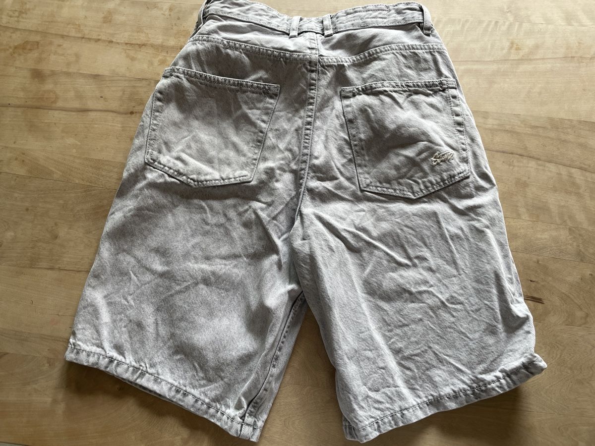 Pull&Bear Pantaloni: Graue Pull& Be Jeans Shorts,  Grösse36, Sommer – Nuovo (secondo la descrizione) da Muttenz venduto da Fertal 1