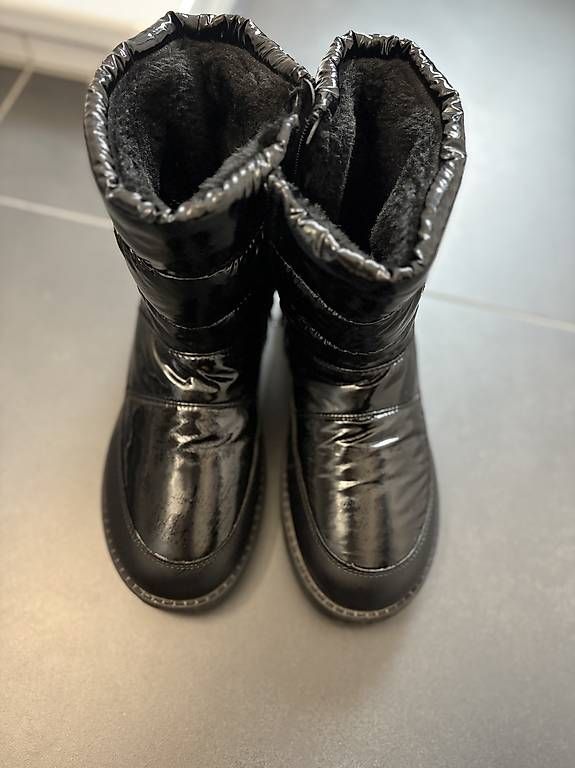 Scarpe da donna: Winterstiefel Größe 39 – Usato da Münchenstein venduto da Miresolese 1