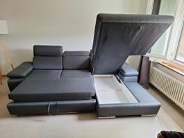 Un canapé lit très peut utilisé 