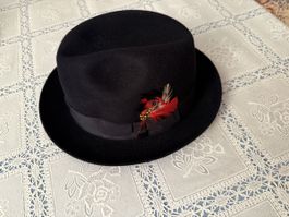 Fein-Haller vintage hat, feather, size medium. Timeless!