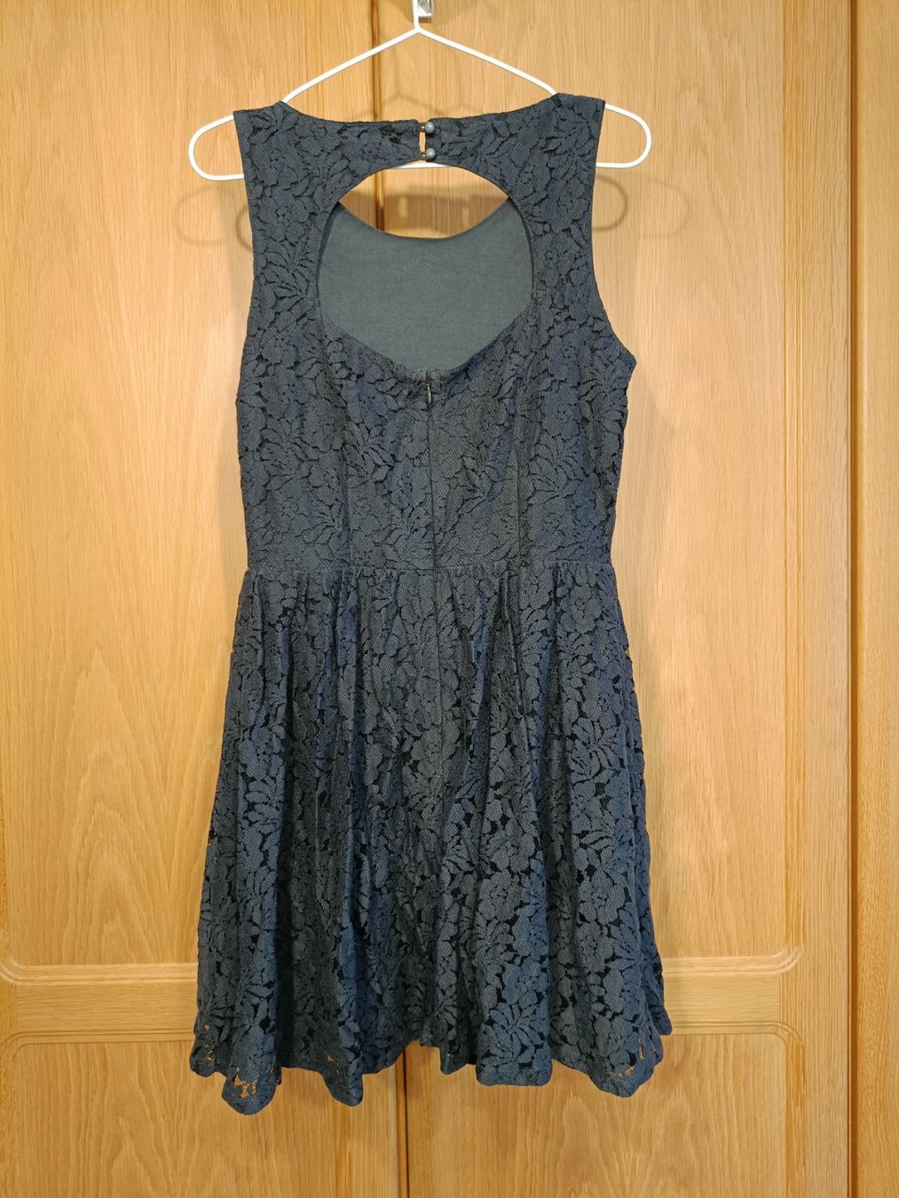 Only Vestiti: Schwarzes Kleid mit Spitze | Grösse 38 Only – Usato da Zürich venduto da Atelier.Second 3