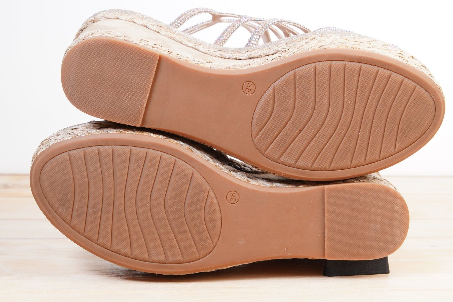 Scarpe da donna: Keilansatz Sandalen – Usato da Wil SG venduto da froschbiss 2
