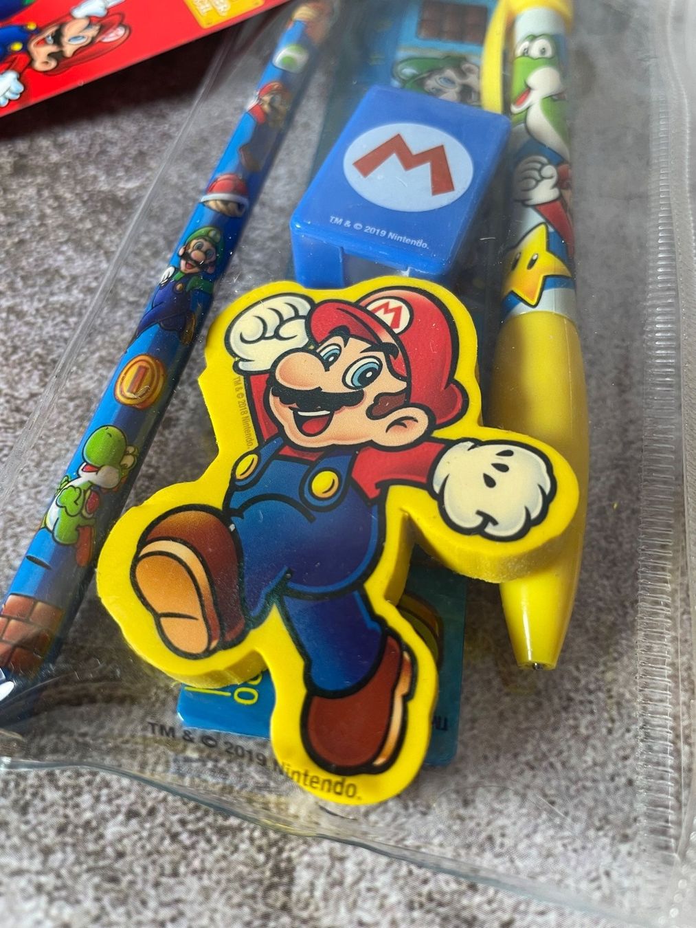 Penna & Evidenziatori: Super Mario: Characters - Standard Stationery Bag – Nuovo e nell'imballaggio originale da Niederwil SO venduto da BlueSonic 3