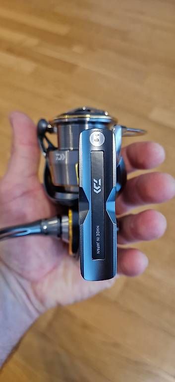 Daiwa Tamburi & Mulinelli: Neu Daiwa airity PC LT 3000 – Nuovo e nell'imballaggio originale da Alpnach Dorf venduto da Maksim777 3