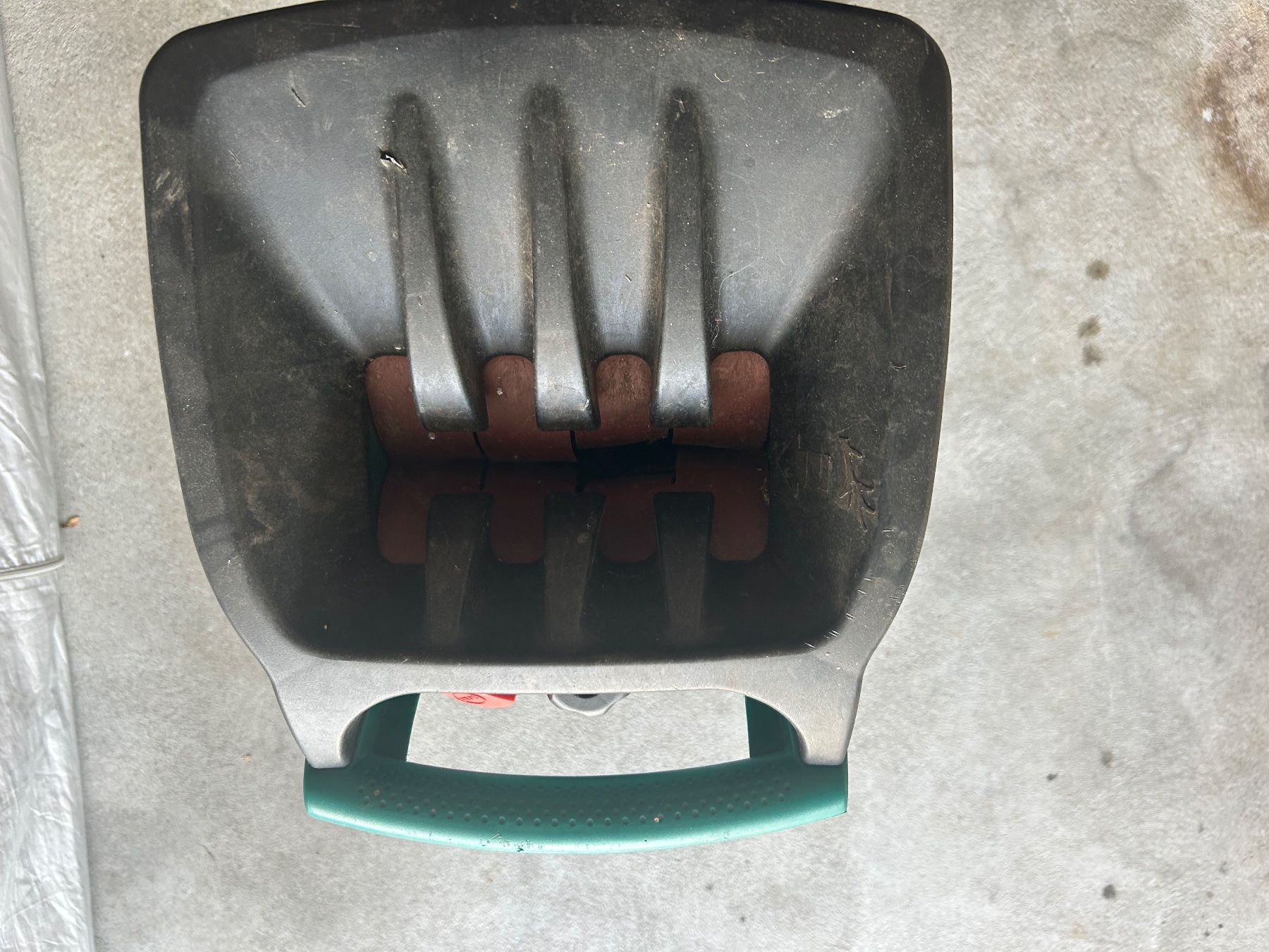 Bosch Trinciatrici: Holzhäcksler Bosch AXT 2000 – Usato da Tägerig venduto da scb06 2