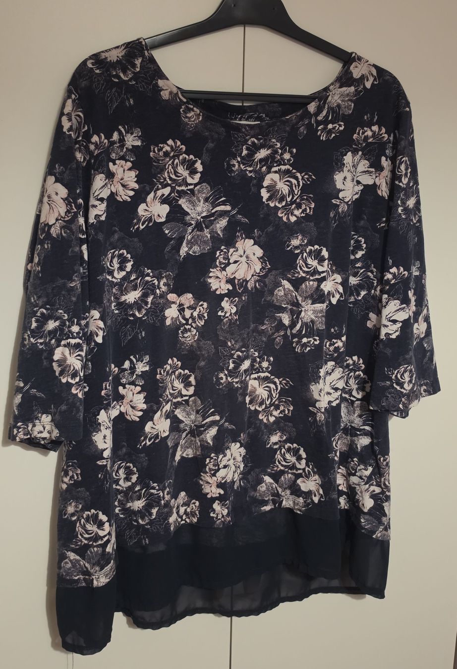 Camicette: Chemisier fleuri bleu, taille xxl – Usato da Reconvilier venduto da mulan22