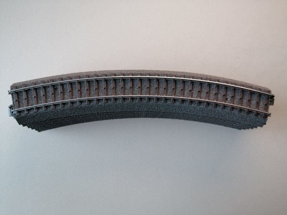 Märklin H0 – 6 Rails Courbes C, Cercle Parallèle R2, Réf. 24230