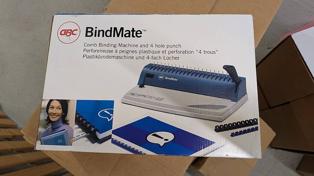 Bindegeräte: GBC BindMate Plastikbindemaschine und Locher – Gebraucht aus Luzern von cri_jxn6