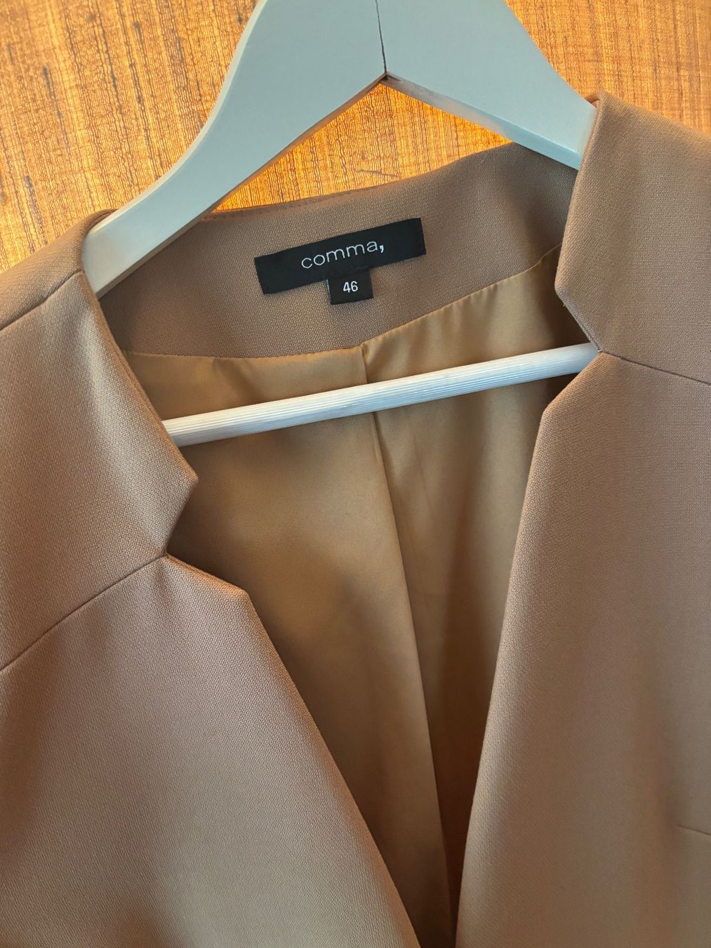 Comma Giacche: Comma, Damenblazer Gr. 46 beige, Herbstfarben – Nuovo (secondo la descrizione) da Grabs venduto da SAKA6269