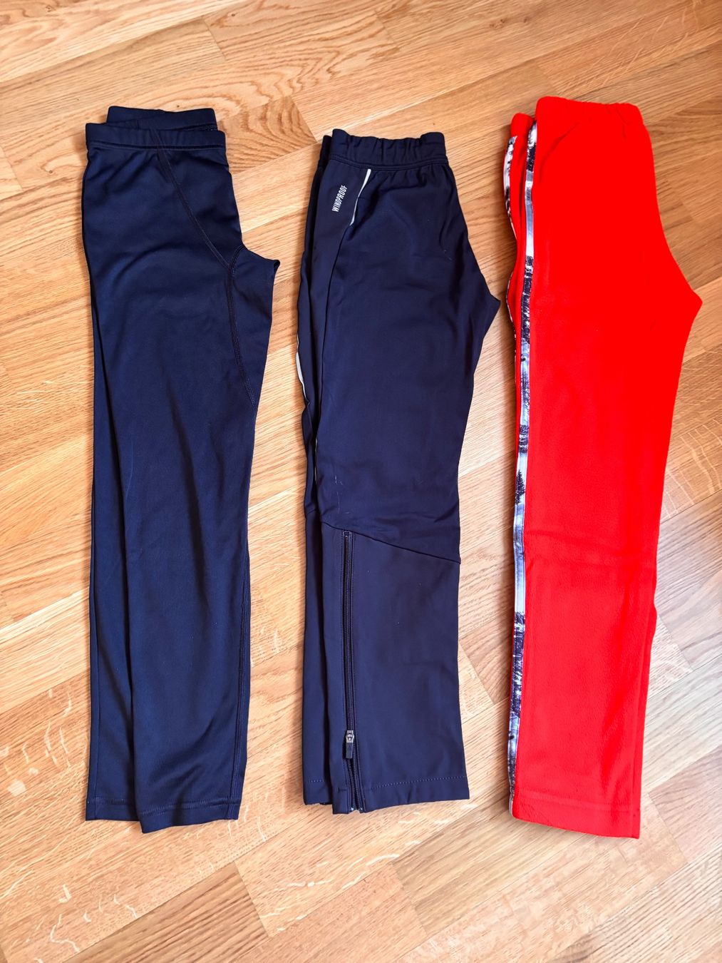 Sci: Ensemble de ski, rouge/noir, comme neuf - 7-8 ans – Usato da Veyrier venduto da MargaritaR 3