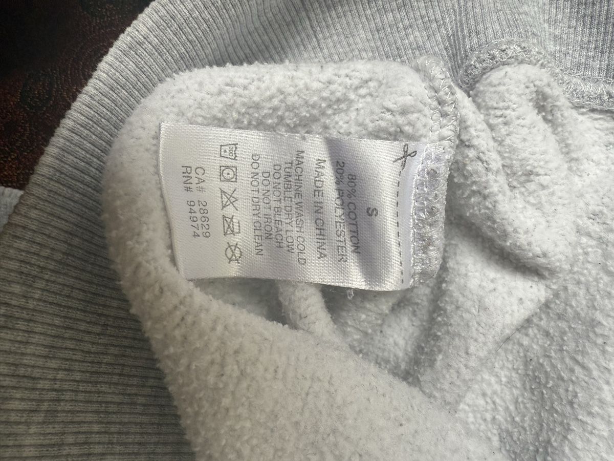 Stüssy Maglioni & Felpe: STÜSSY FLOWER SQUARE BESTICKTER CREWNECK – Usato da Zürich venduto da Mai.rast 7