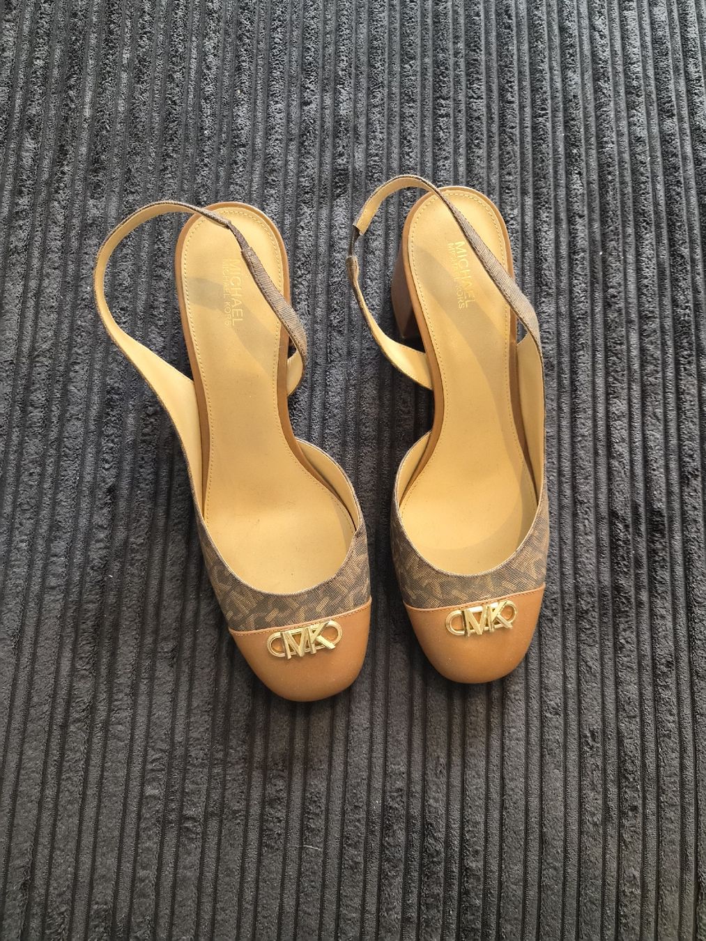 Michael Kors Scarpe da donna: Michael Kors Pumps – Nuovo (secondo la descrizione) da Volketswil venduto da SecondHanderia