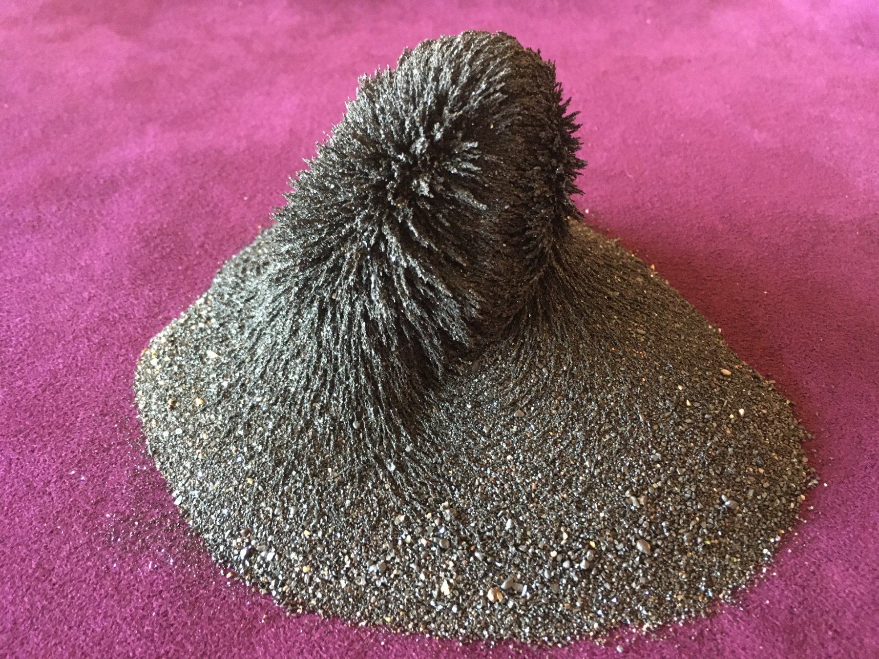 Minerali & Pietre curative: MINERALIEN  EISENERZ  MAGNETISCHER SANDIGEL – Nuovo e nell'imballaggio originale da Aesch ZH venduto da LiquidAktion 5