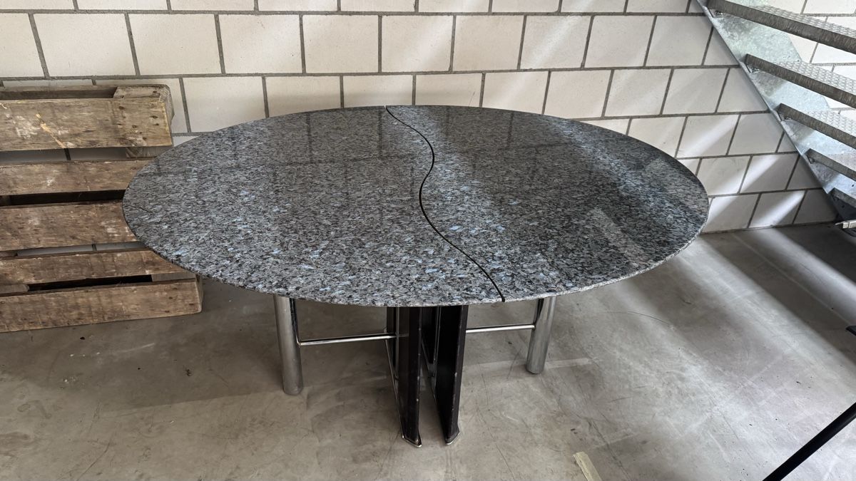 Tische: Esstisch / Stammtisch Massiv Granit – Gebraucht aus Därligen von mai_lz9l 2