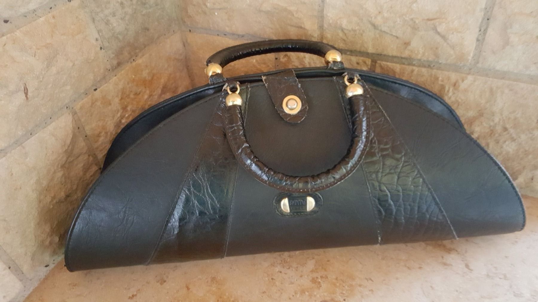 Borse da donna: Schwarze Leder-Handtasche – Usato da Hondrich venduto da Ebro01