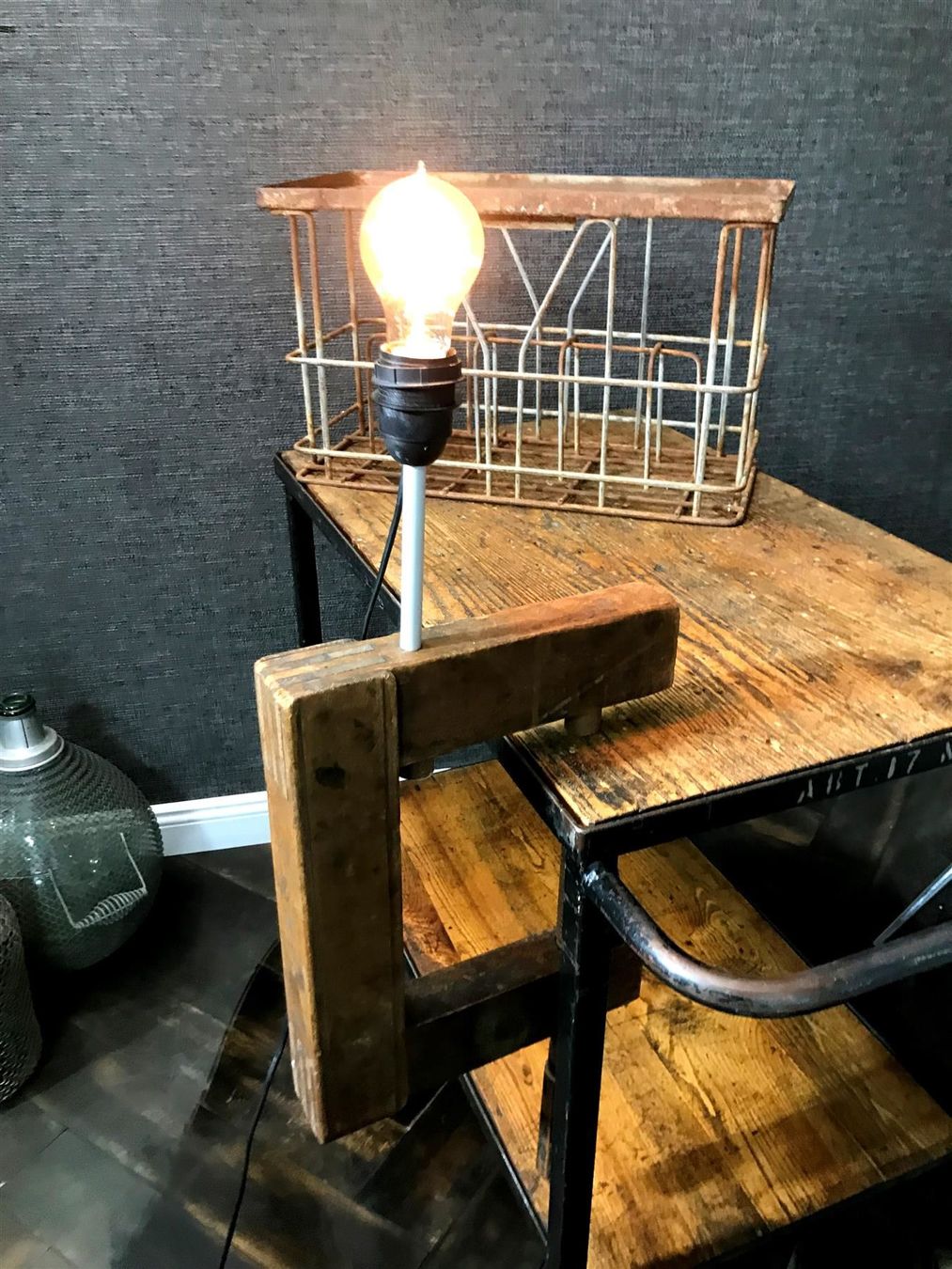 Lampade: Lampe aus antiker Schraubzwinge – Usato da Laufenburg venduto da industrial-silence 1