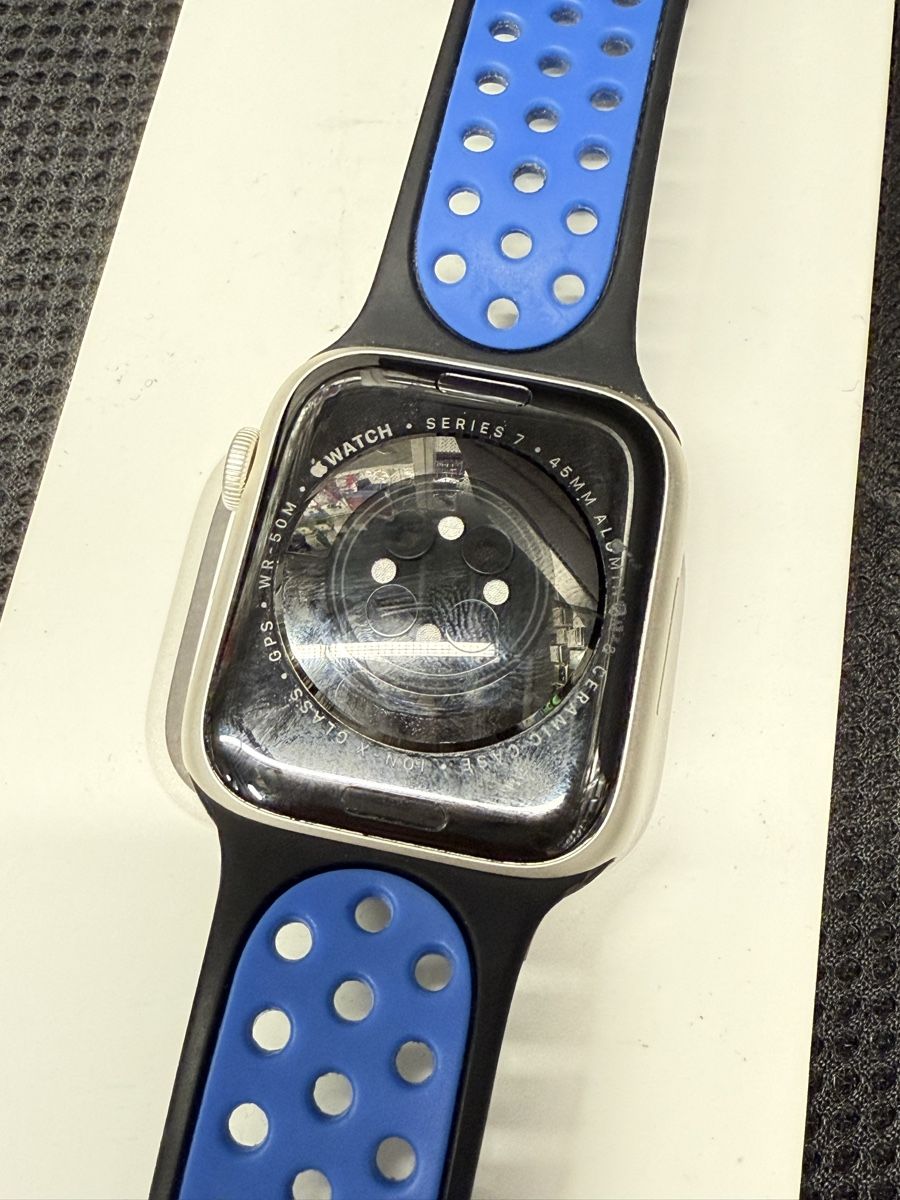 Apple Smartwatch: Apple Watch Series 7 45 mm – Difettoso da Uster venduto da jca_pr9r 1