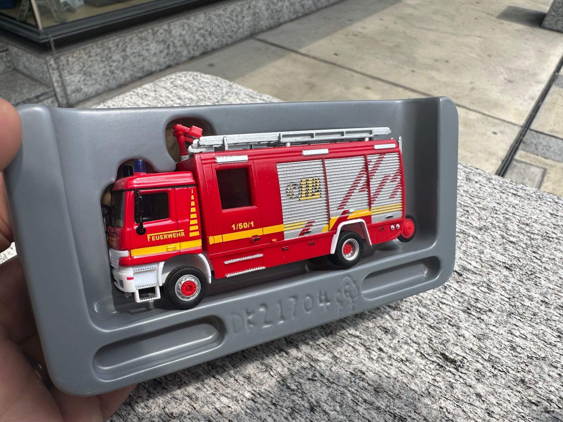 Schuco Modellautos: Schuco 1:87 Junior Line Actros Feuerwehr – Gebraucht aus Chiasso von Carrara-Modellismo 1