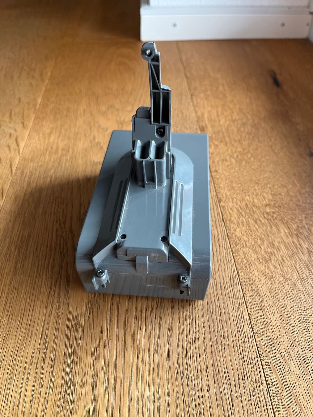 Dyson Accus & piles: Dyson V8 Ersatzakku – Neuf (Voir description) à Bülach par Fjordi1225 1
