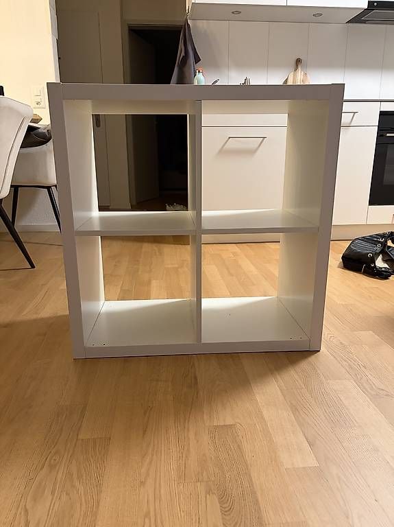 Scaffali: Ikea Kallax Regal gratis mit Gebrauchsspuren – Usato da Thalwil venduto da LBenelmir 1