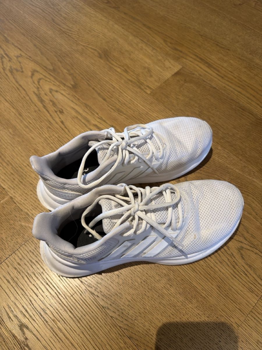 Adidas Damenschuhe: Adidas sneakers 38 – Gebraucht aus Hausen AG von nik_9sg2 1