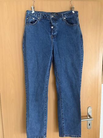 Blaue Jeans 42