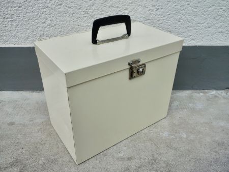 Metallkoffer mit Tragegriff Koffer Metall Kiste beige weiss
