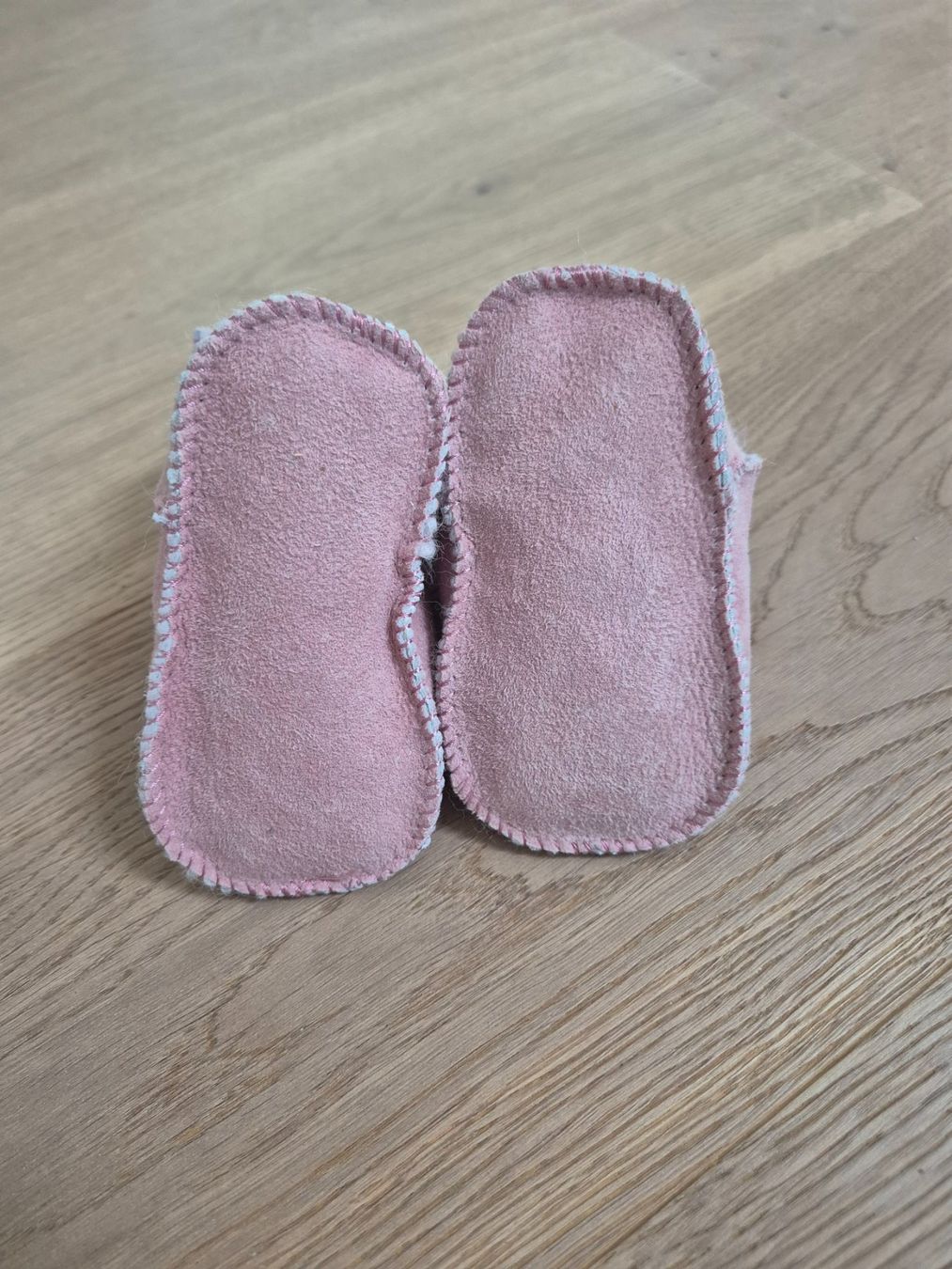 Scarpe per ragazzi: Baby Lammfellschuhe, neu, rosa – Nuovo (secondo la descrizione) da Goldau venduto da SIM.DE 3