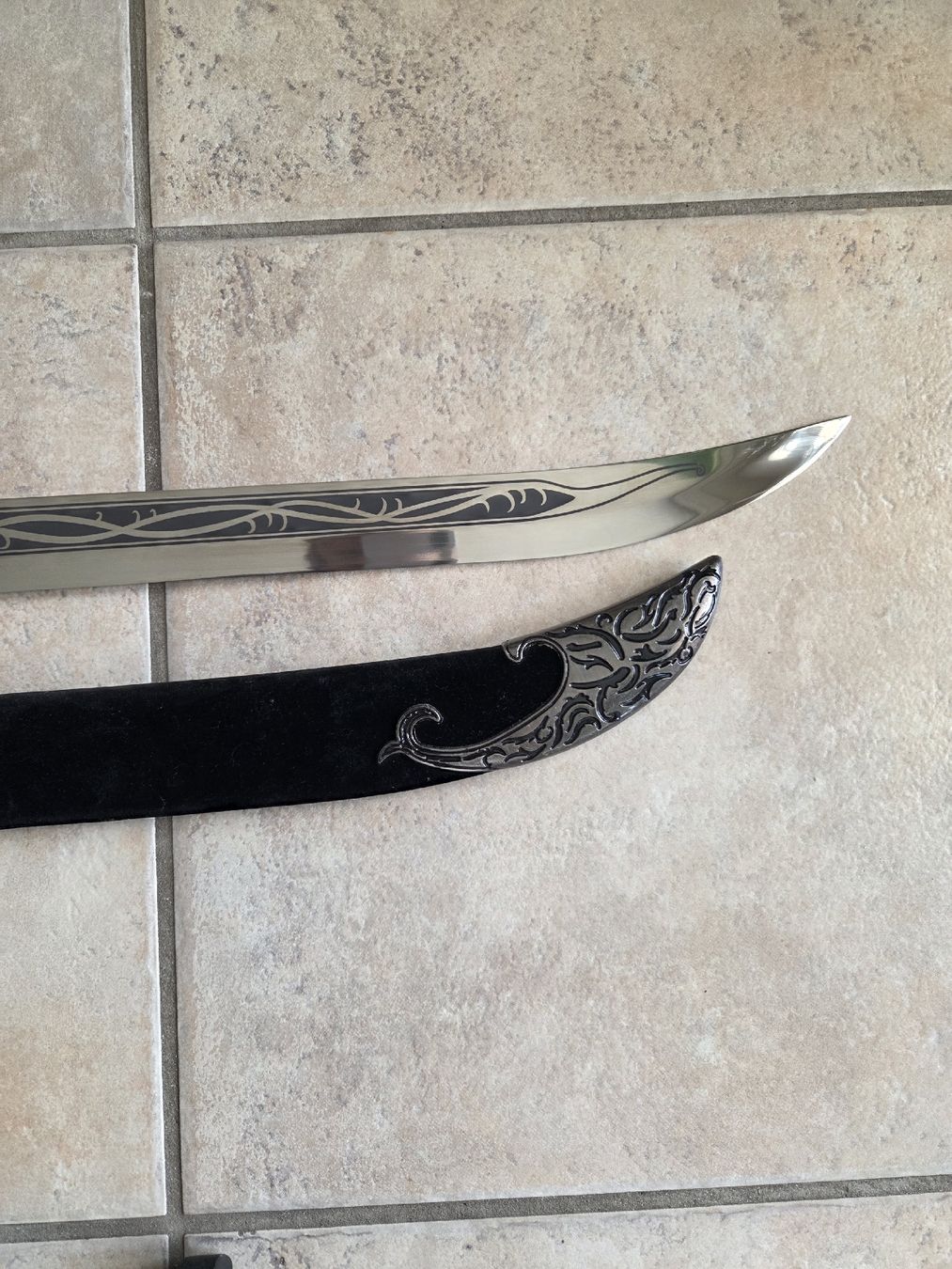 Sonstiges zum Sammeln & Seltenes: The Hobbit replica sword – Gebraucht aus Bonstetten von Emily 3