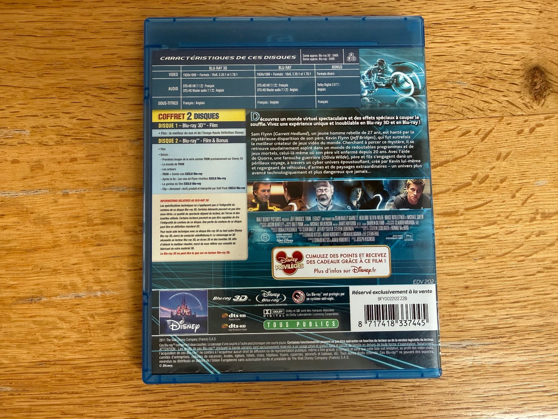 Tutti i DVDs: Tron 3D (Blu-Ray 3D + Blu-Ray) – Nuovo (secondo la descrizione) da Vucherens venduto da ne0fx 1