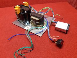 2 Stk. Transformatoren, 12V & 48V, ungtestet! Inkl. Schalter