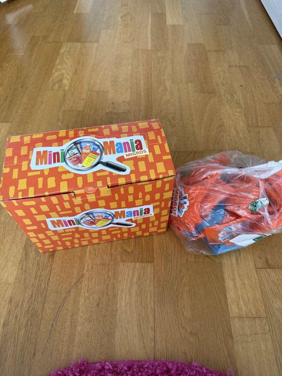 Migros Spielzeuge: Migros Mini Mania Sammlung mit Einkaufswagen und Box – Neu (gemäss Beschreibung) aus Richterswil von cobruetsch