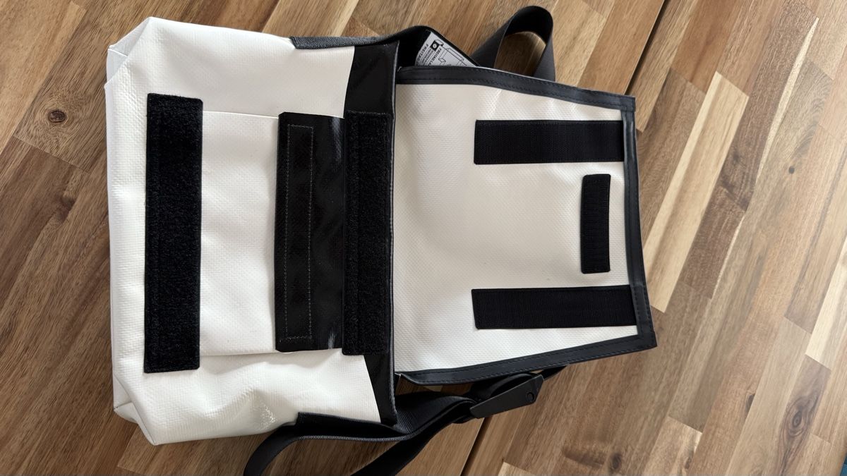 Freitag Borse: FREITAG F11 LASSIE NEW – Nuovo (secondo la descrizione) da Arzier-Le Muids venduto da cin_ldd2 4