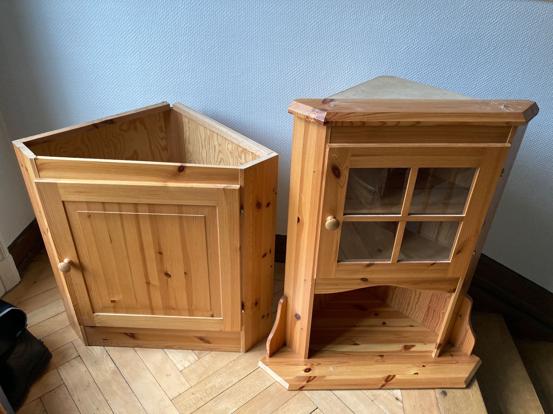 Armadi: Eckbuffet oder Eckschrank Holz mit Türen – Usato da Zürich venduto da vivster40 6